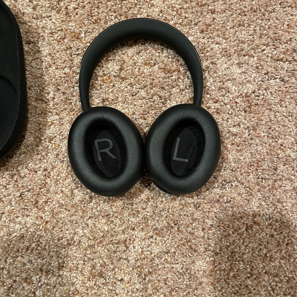 Bose 700 noise cancelling headphones